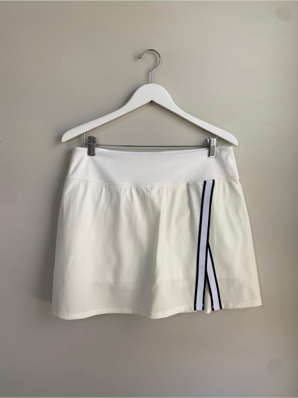 Thrive Societe Piped Slit Skort